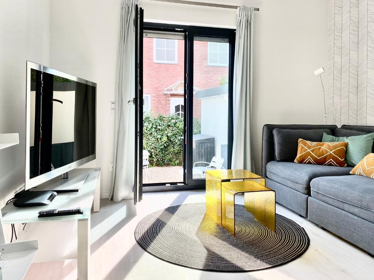 Modernes Apartment, Terrasse Und Garten Am Lilienthalpark Im Suedwesten Berlins Exterior foto