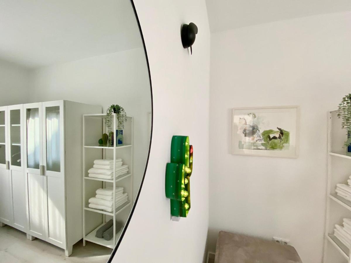 Modernes Apartment, Terrasse Und Garten Am Lilienthalpark Im Suedwesten Berlins Exterior foto