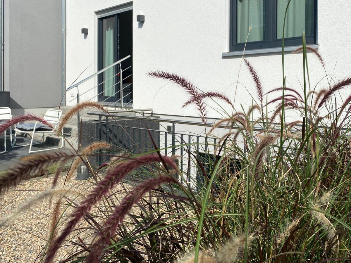Modernes Apartment, Terrasse Und Garten Am Lilienthalpark Im Suedwesten Berlins Exterior foto